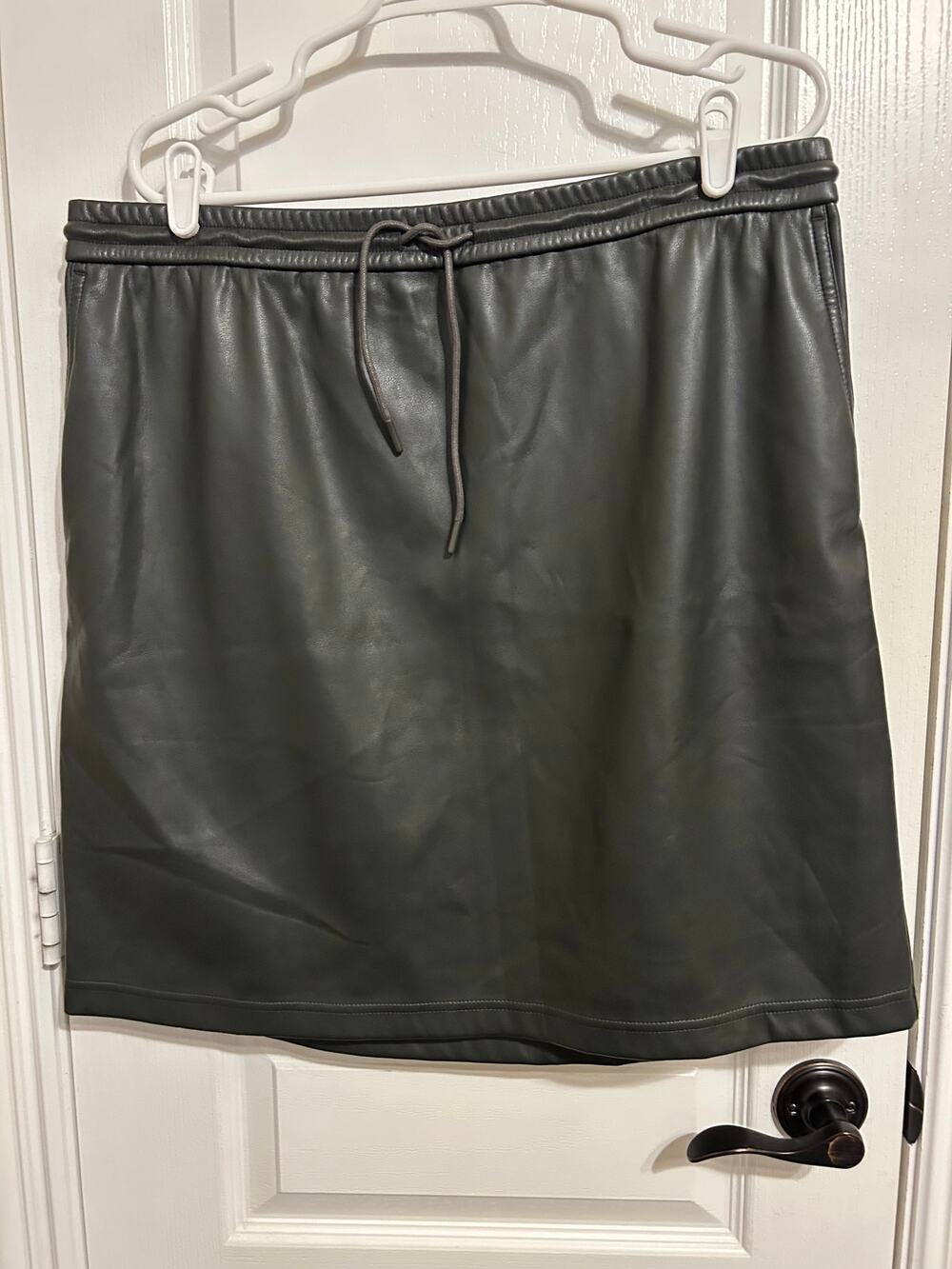 J. Jill Faux Leather Pull-On Drawstring Skirt with Pockets L